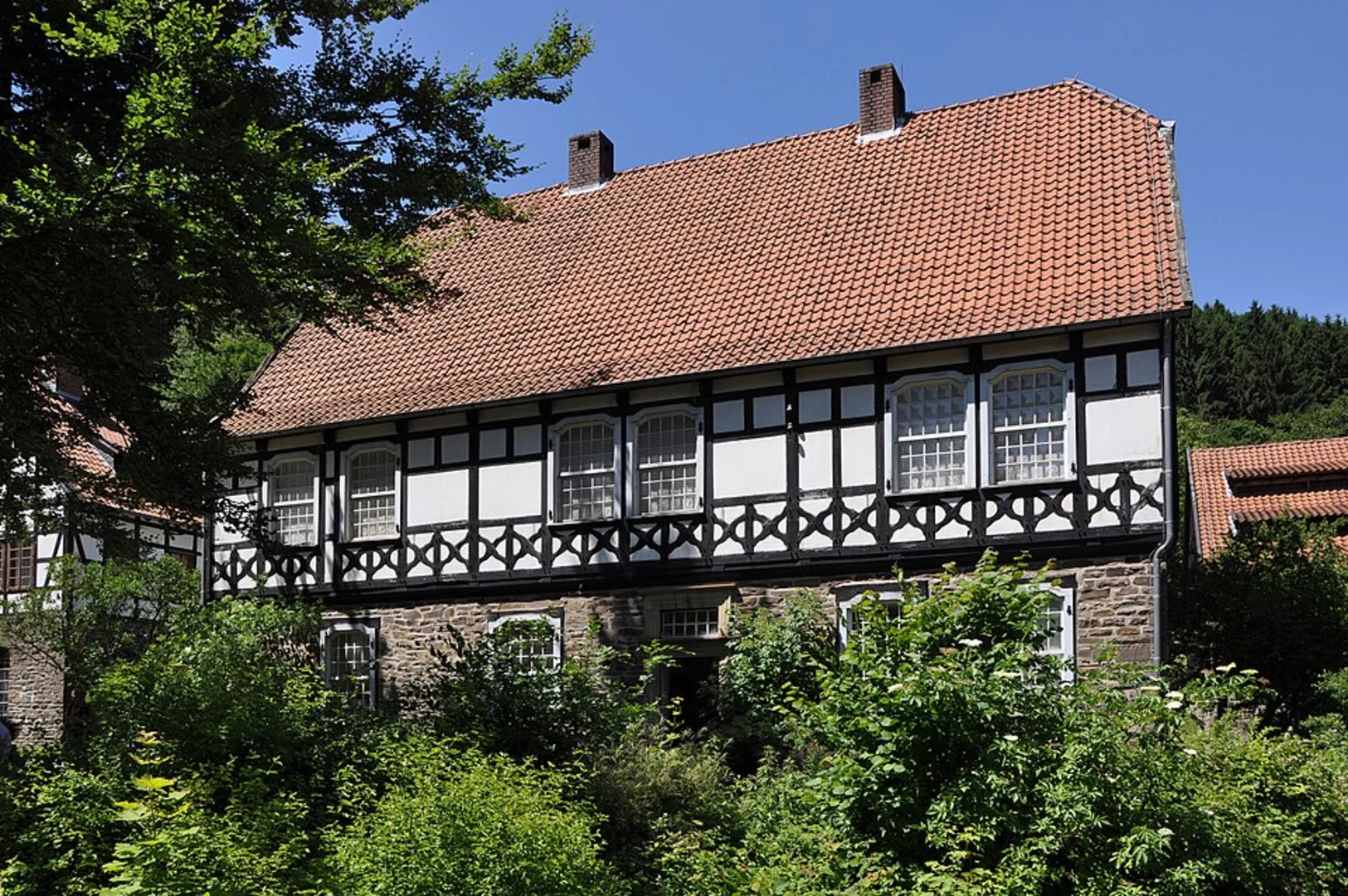An image depicting the trail Ruthenhagen via Hanseweg and Gloertalsperre Weg and its surrounding area.
