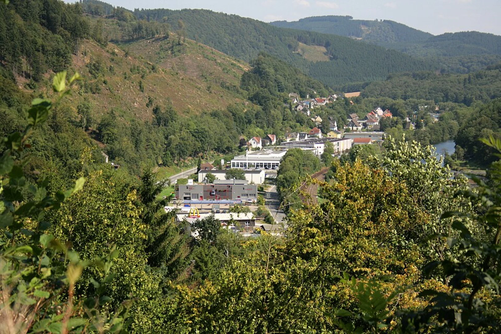 An image depicting the trail Badenberg and Katharinenpfad and its surrounding area.