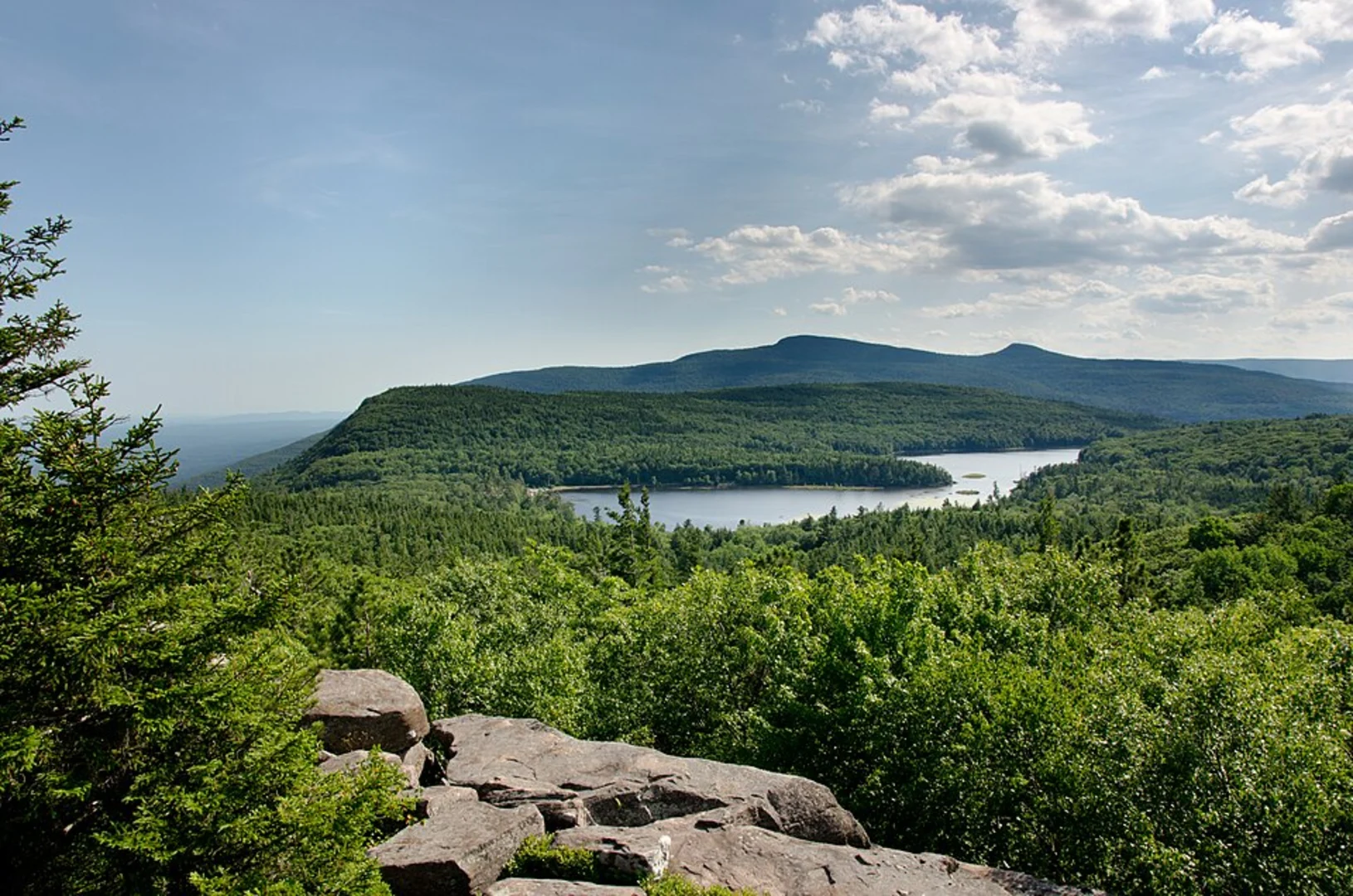 An image depicting the trail South Mountain to Caudal via Escarpment Trail and its surrounding area.