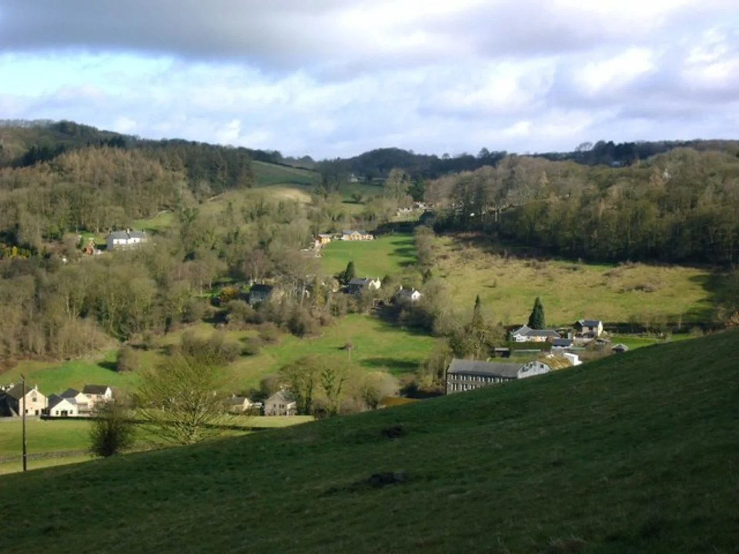 An image depicting the trail Codnor Park Reservoir and Peat Pits Wood via Pinxton Canal Path and its surrounding area.