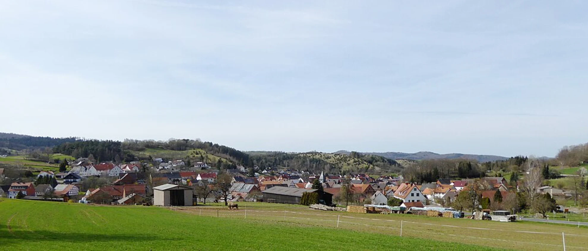An image depicting the trail Rundwanderweg Roßbach 1 Loop and its surrounding area.