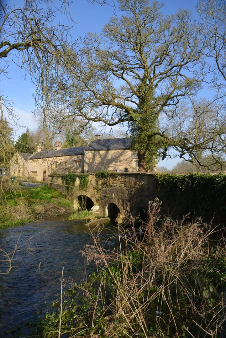 An image depicting the trail Stow on the Wold to Winchcombe Walk and its surrounding area.
