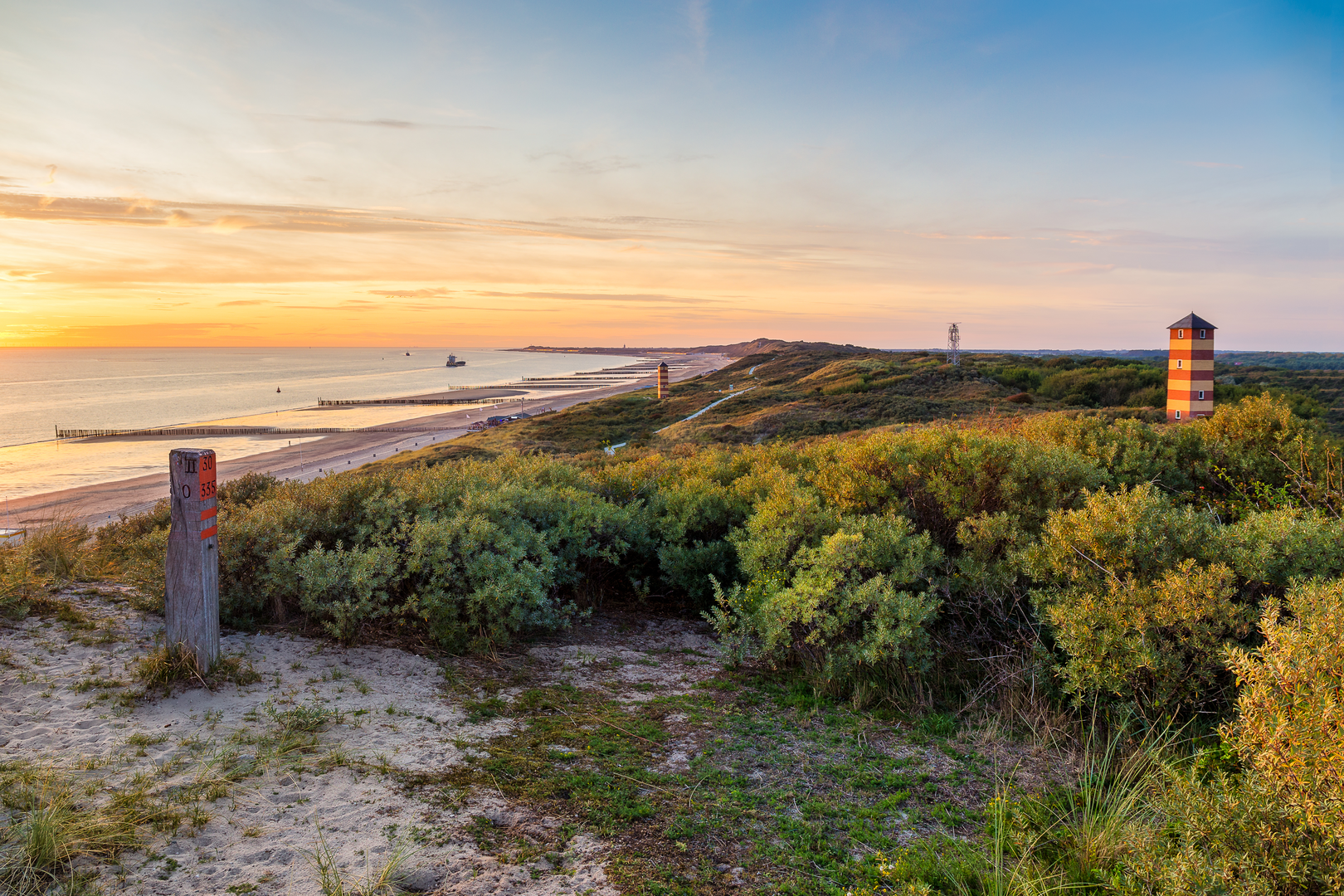 An image depicting the trail Kasteel Ter Hooge, Kaapduinen and Groot Valkenisse and its surrounding area.