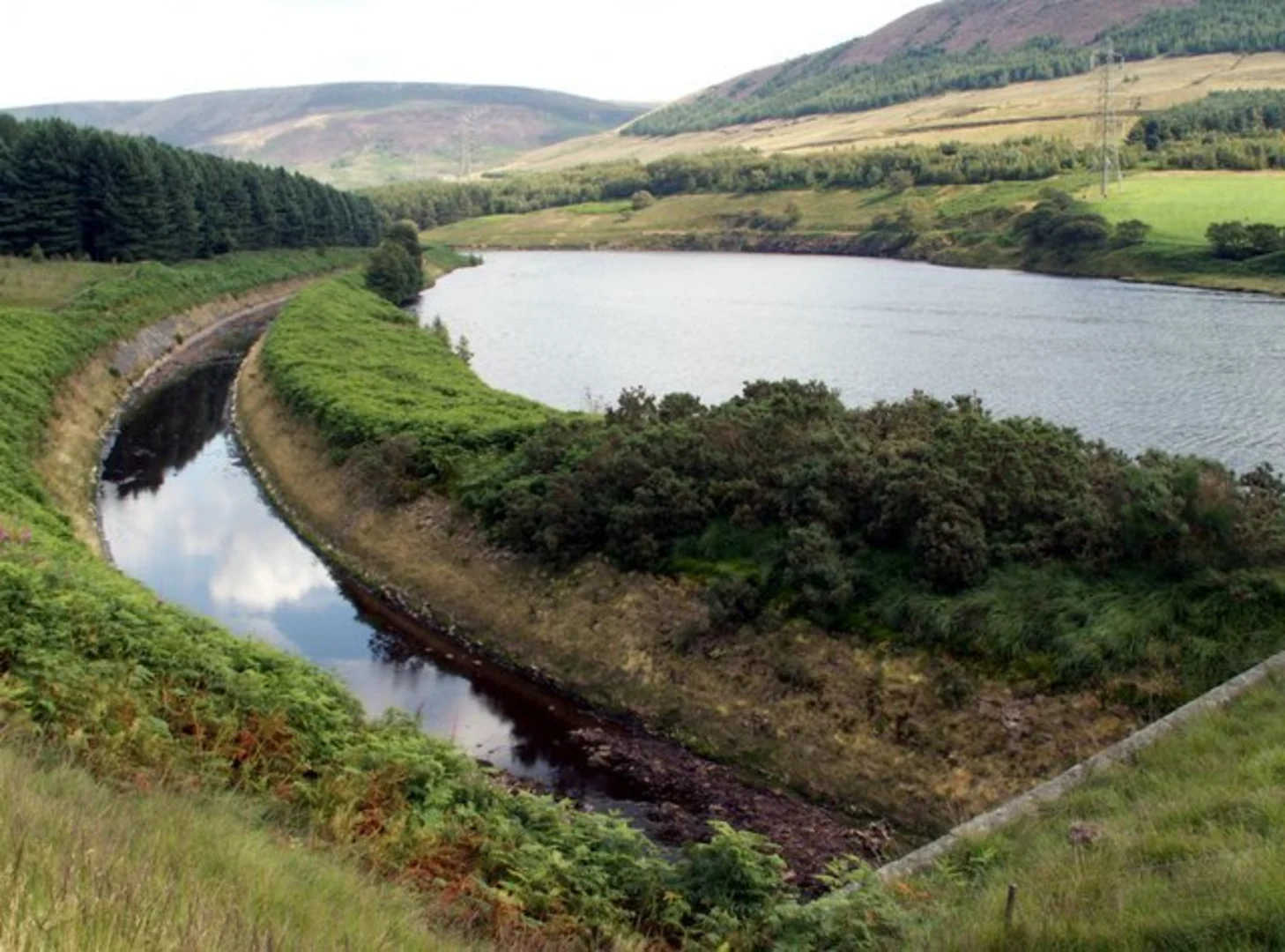 An image depicting the trail Marsden to Edale via Torside and Rhodeswood Reservoir and its surrounding area.