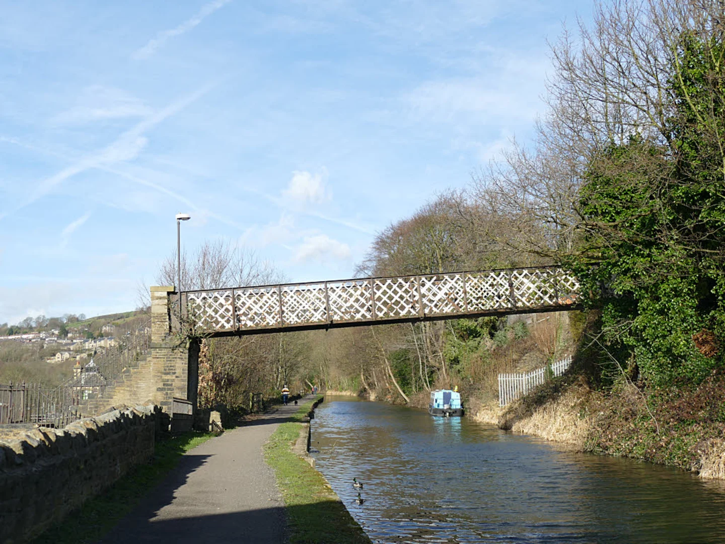 An image depicting the trail Norland Moor Local Nature Reserve, Little Crow Hill and Aaron Hill Loop via Calderdale Way and its surrounding area.