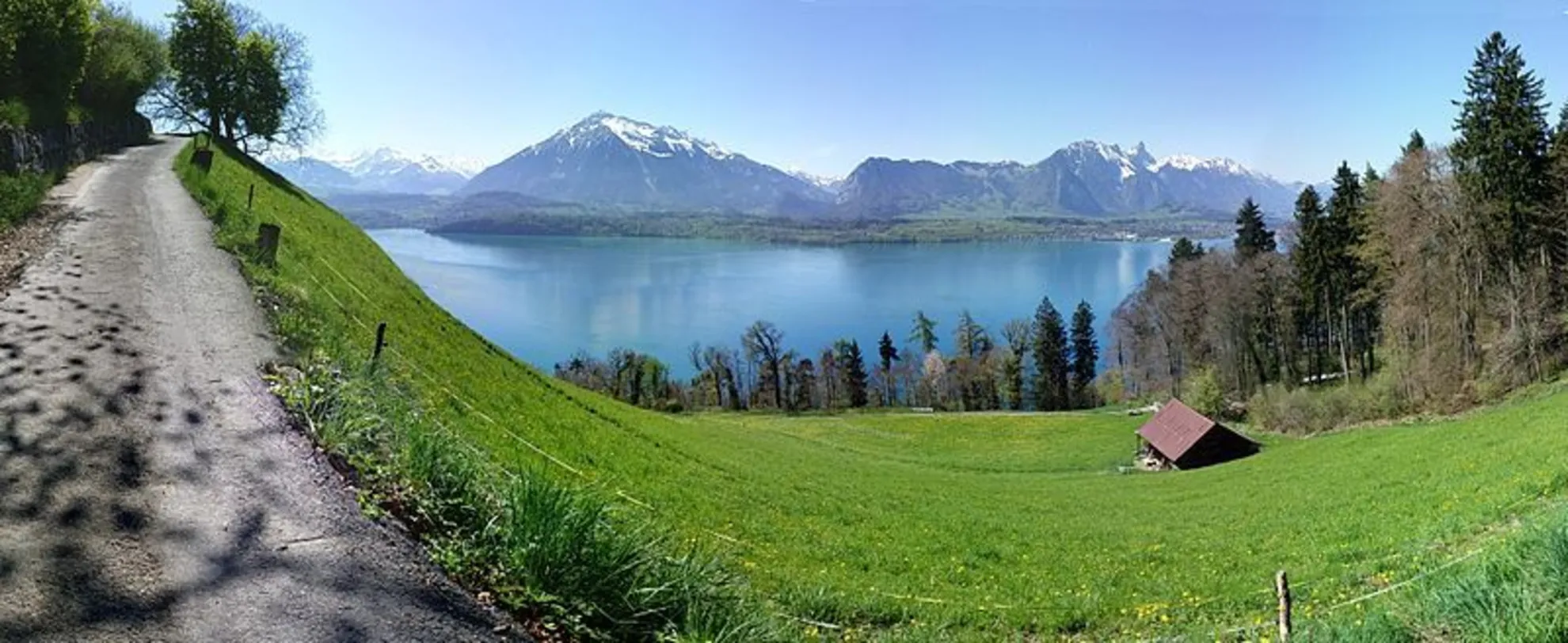 An image depicting the trail Schwandegg to Niesen Kulm and its surrounding area.