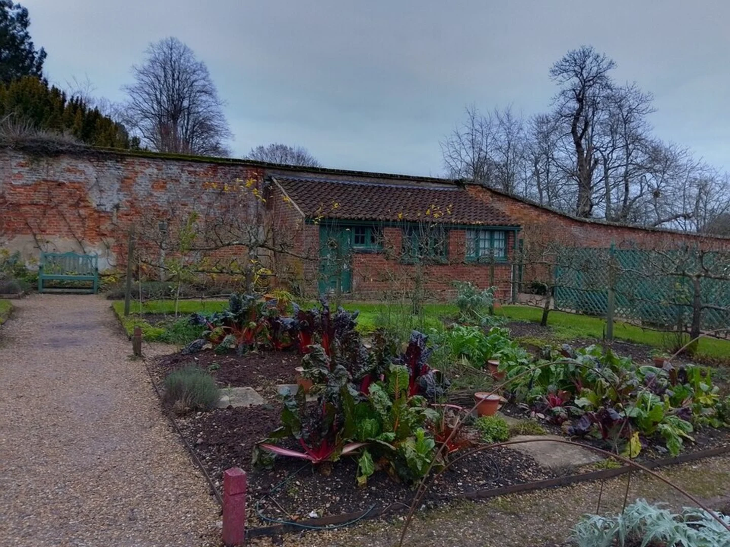 An image depicting the trail Greys Court Loop and its surrounding area.