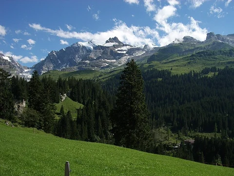 An image depicting the trail Gries Gorge and Pochten Falls and its surrounding area.