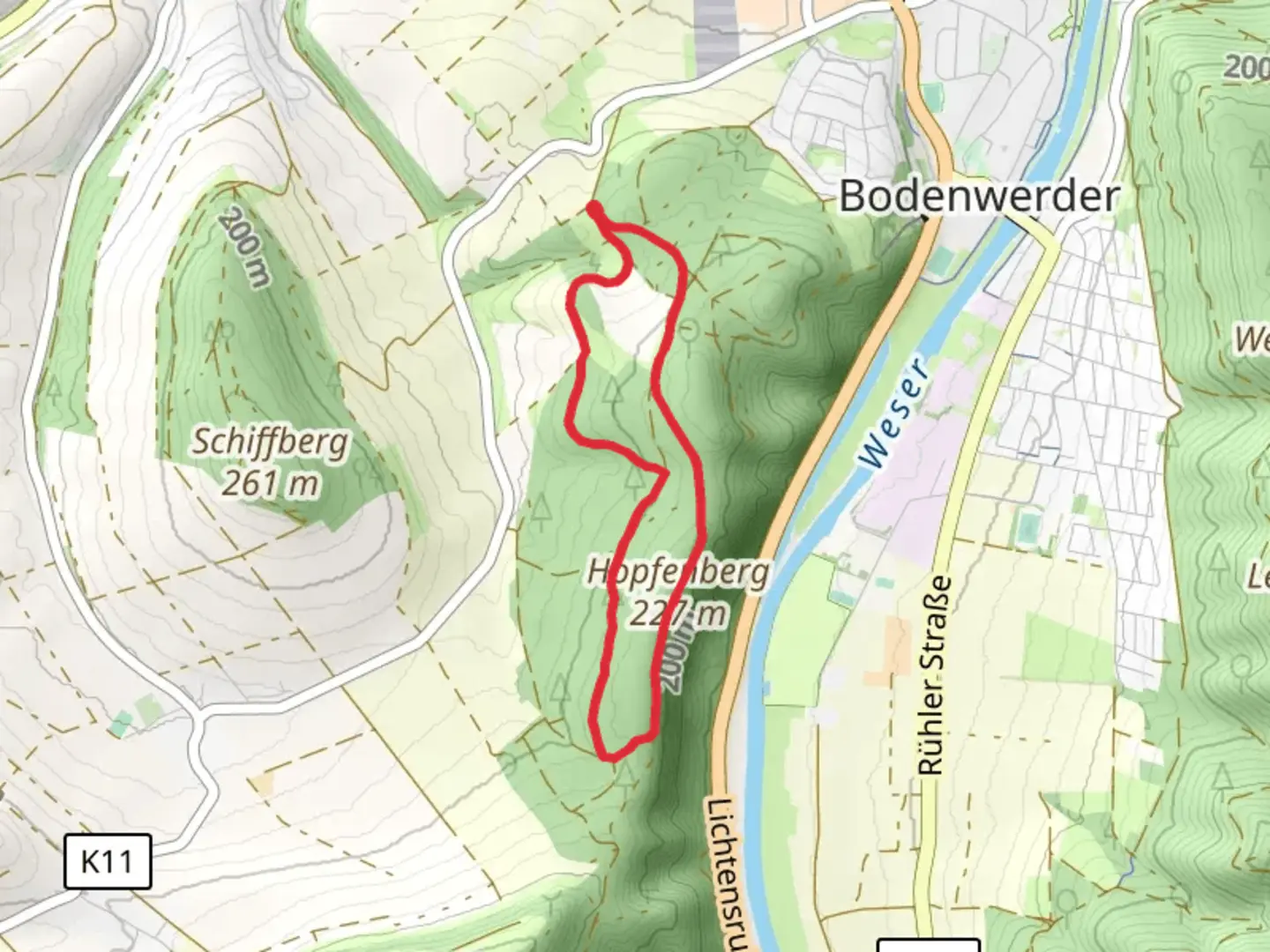 An image depicting the trail Hopfenberg via Weserhoehen and Hopfenberg und Kemnader Holz and its surrounding area.