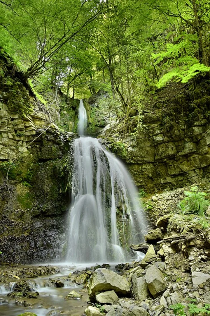 An image depicting the trail Wasserfall Wolfsschlucht, Schildenstein and Graseckwand Loop - Wildbad Kreuth and its surrounding area.