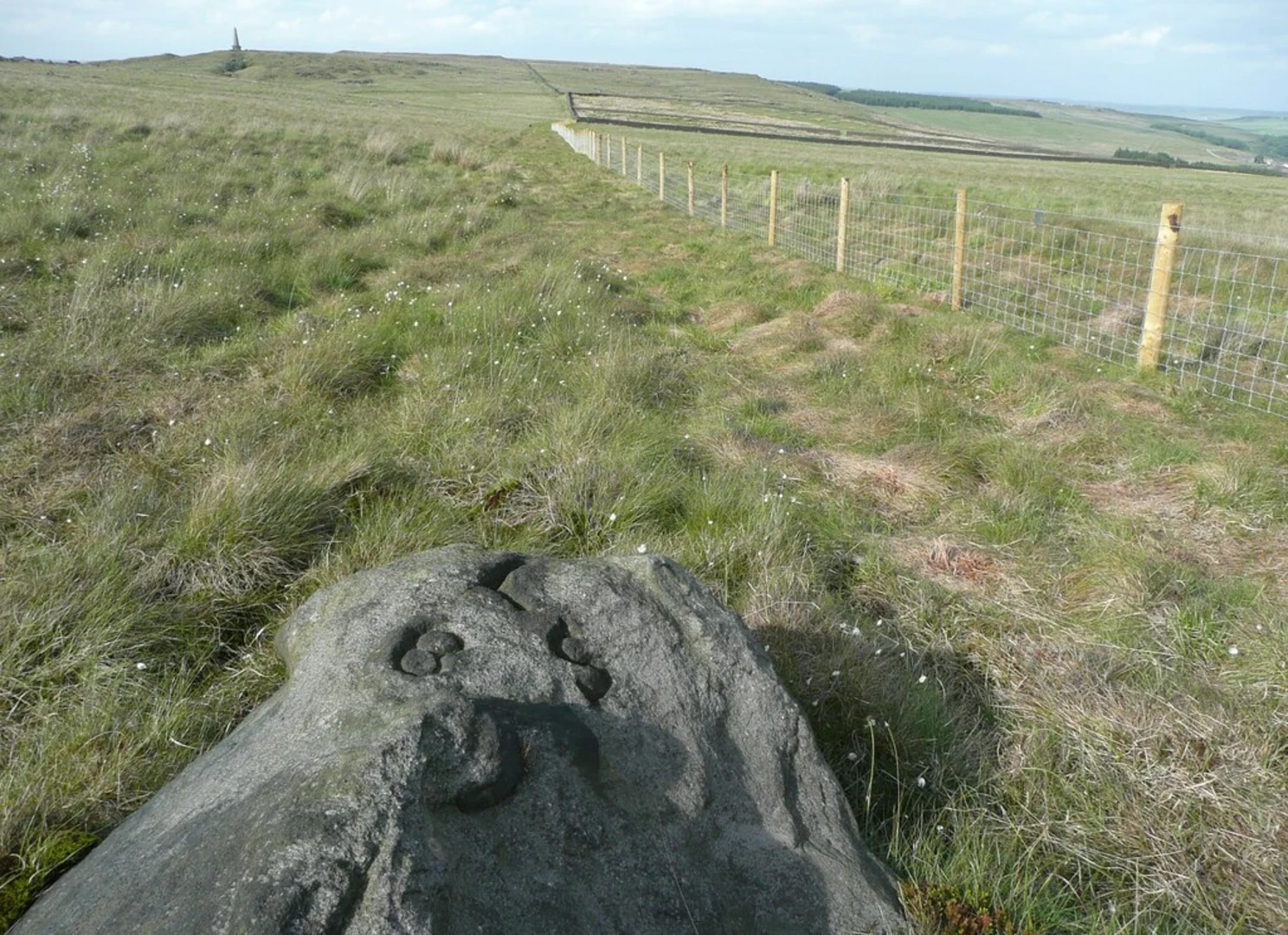 An image depicting the trail Todmorden Moor Loop - Sourhall and its surrounding area.