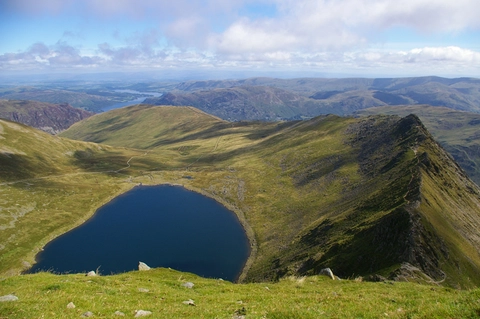 An image depicting the trail Red Tarn, Striding Edge and Little Cove Walk and its surrounding area.