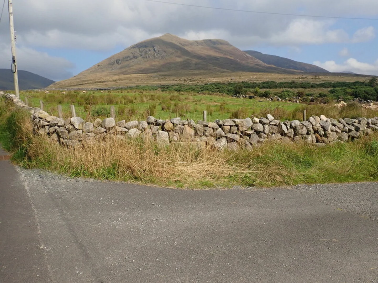 An image depicting the trail Slieve Muck and Lough Shanna Loop and its surrounding area.