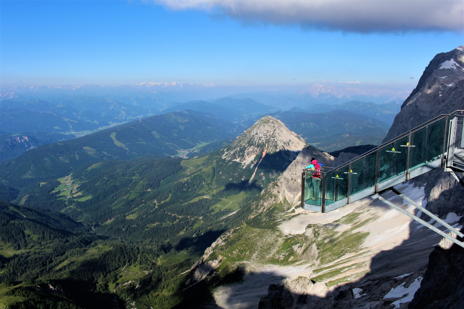 An image depicting the trail Sun Trail Dachstein and its surrounding area.