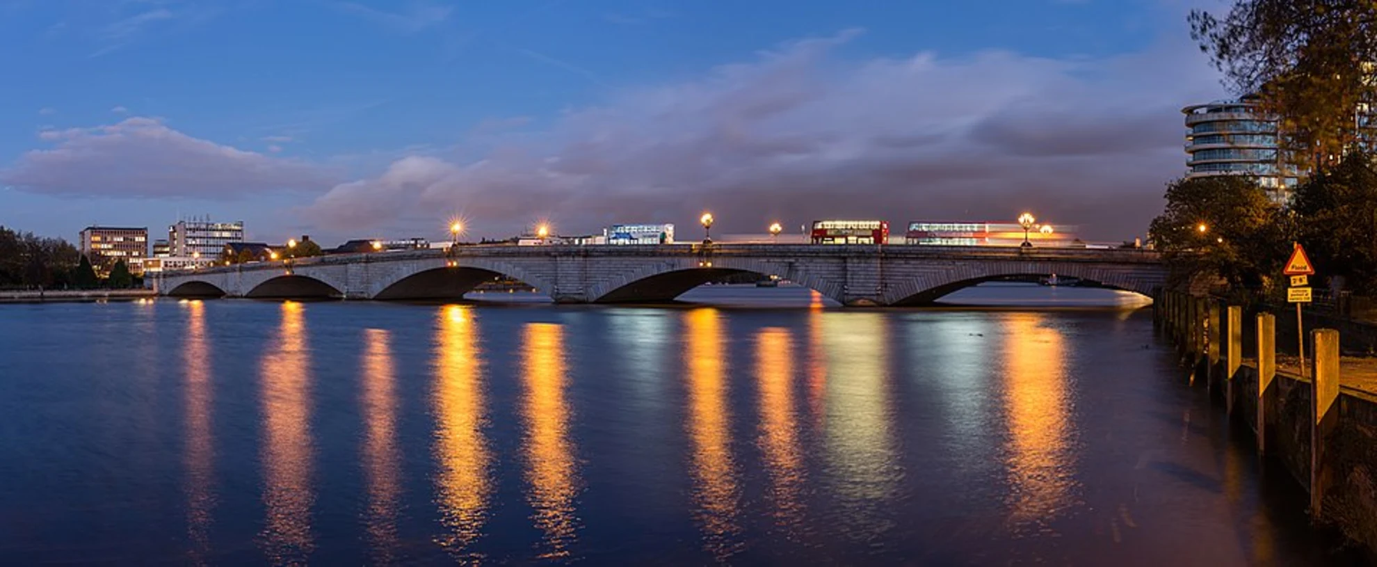 An image depicting the trail Hammersmith Bridge and Putney Bride Loop and its surrounding area.