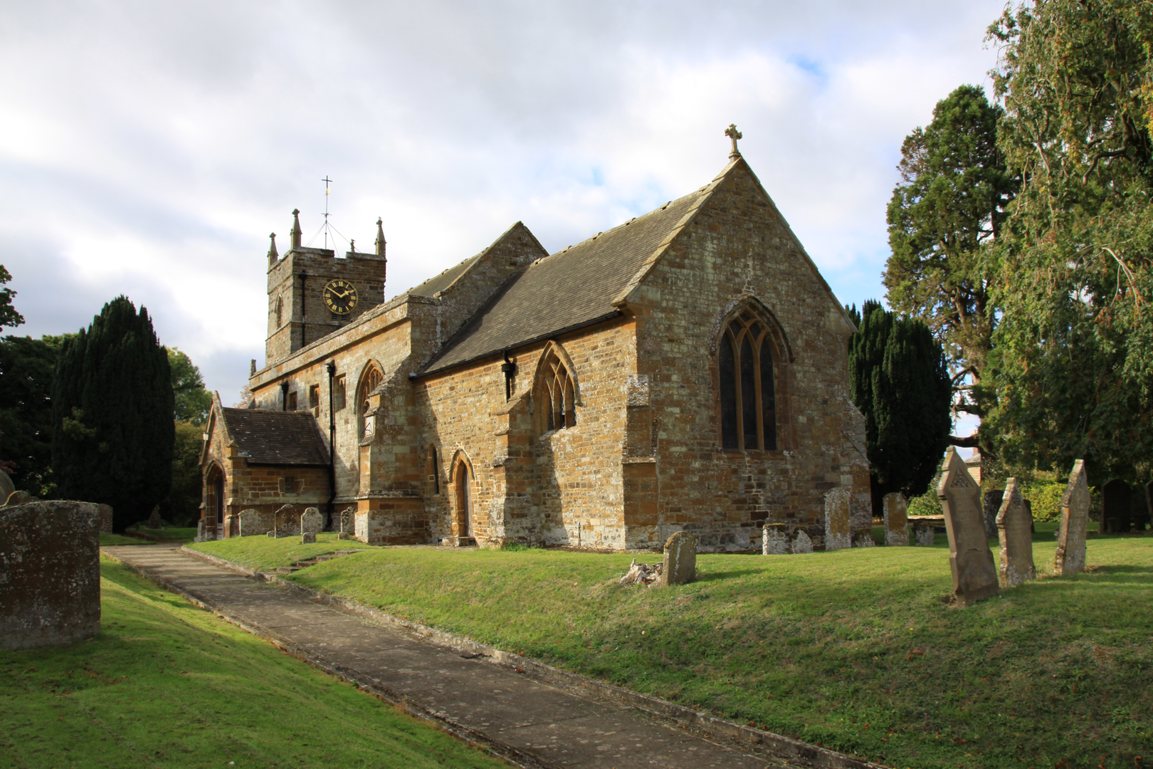 An image depicting the trail Knightley Way and its surrounding area.