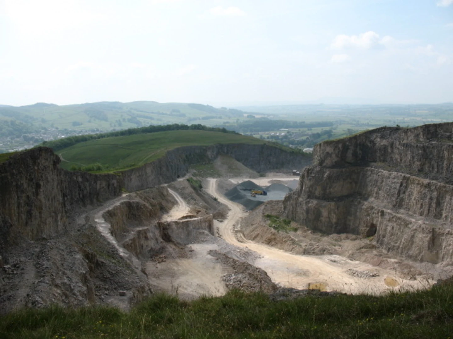 An image depicting the trail Feizor, Stainforth, Stackhouse and Giggleswick Loop and its surrounding area.