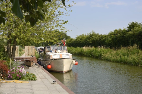 Great Stones Way Marden Henge from Honeystreet