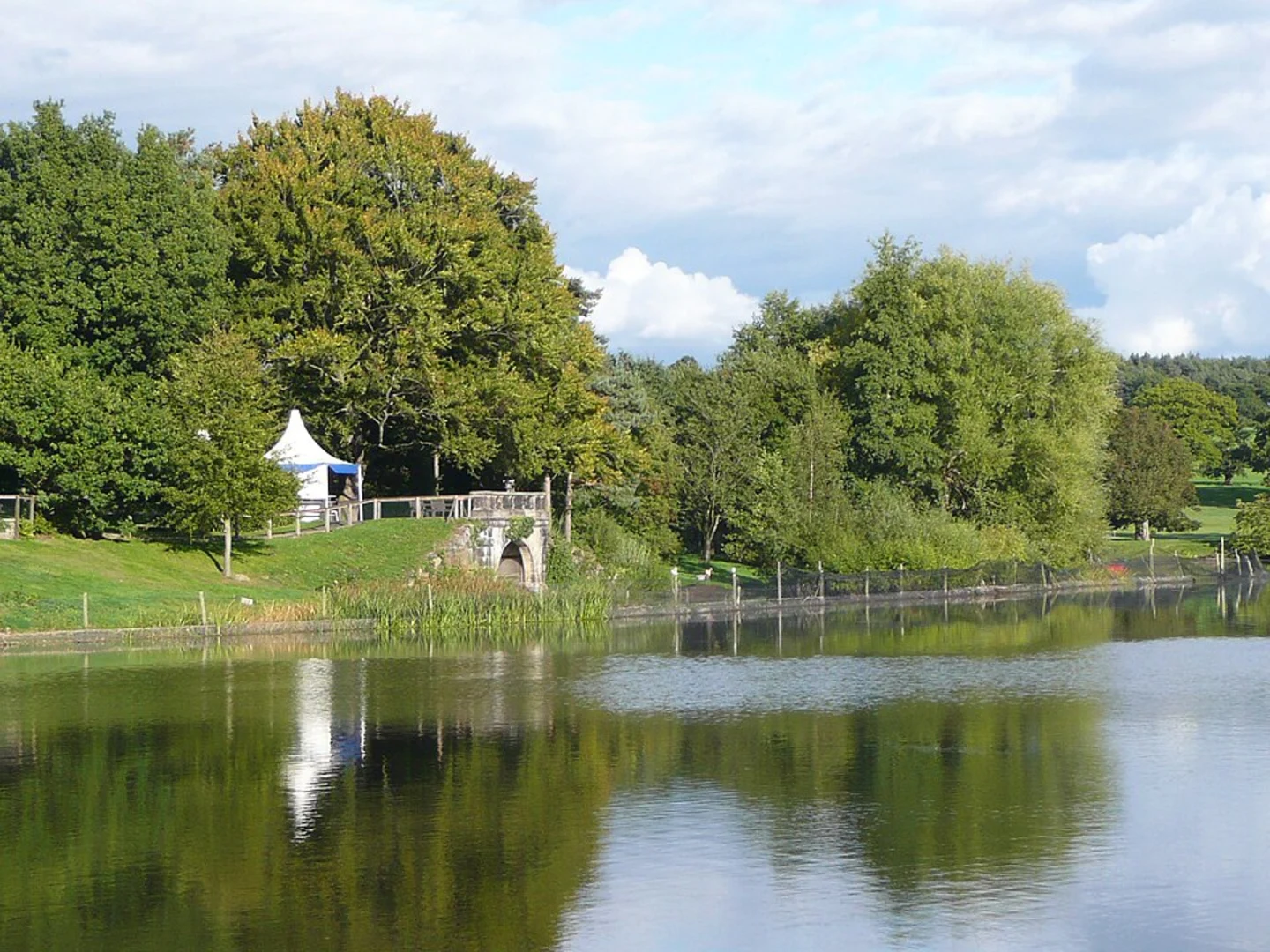 An image depicting the trail The Grove, Cathrick Wood and Wharfedale via Leeds Country Way and Ebor Way and its surrounding area.
