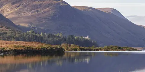 An image depicting the trail Glenveagh and Farscallop Loop and its surrounding area.