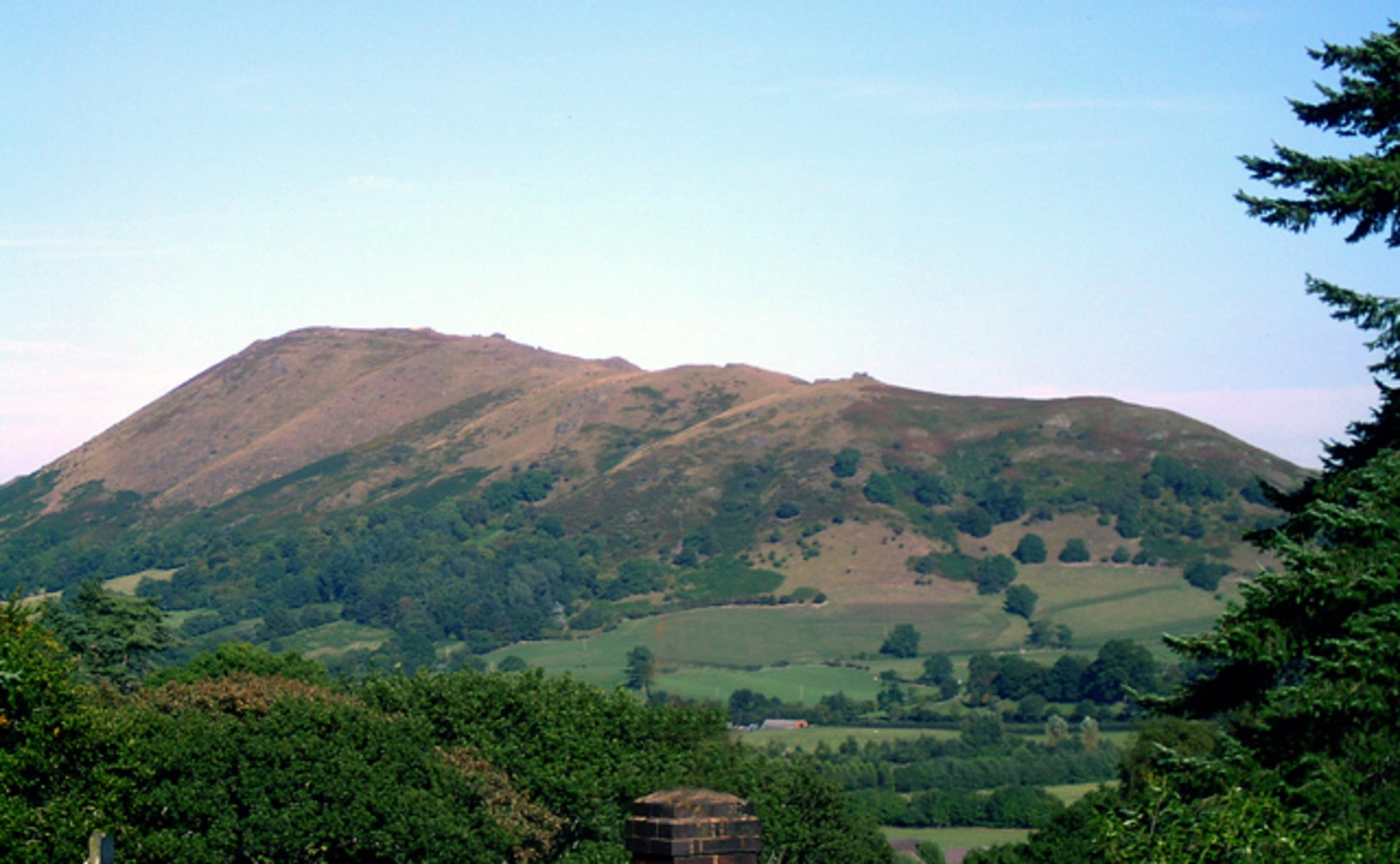 An image depicting the trail Caer Caradoc Peak, All Stretton and Church Stretton Loop and its surrounding area.