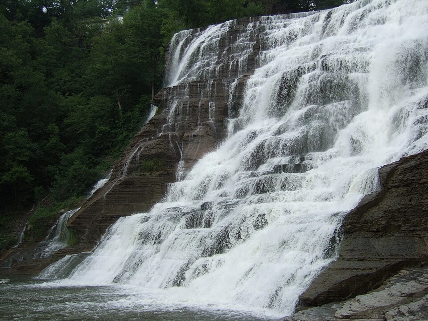 An image depicting the trail Ithaca Falls Trail and its surrounding area.