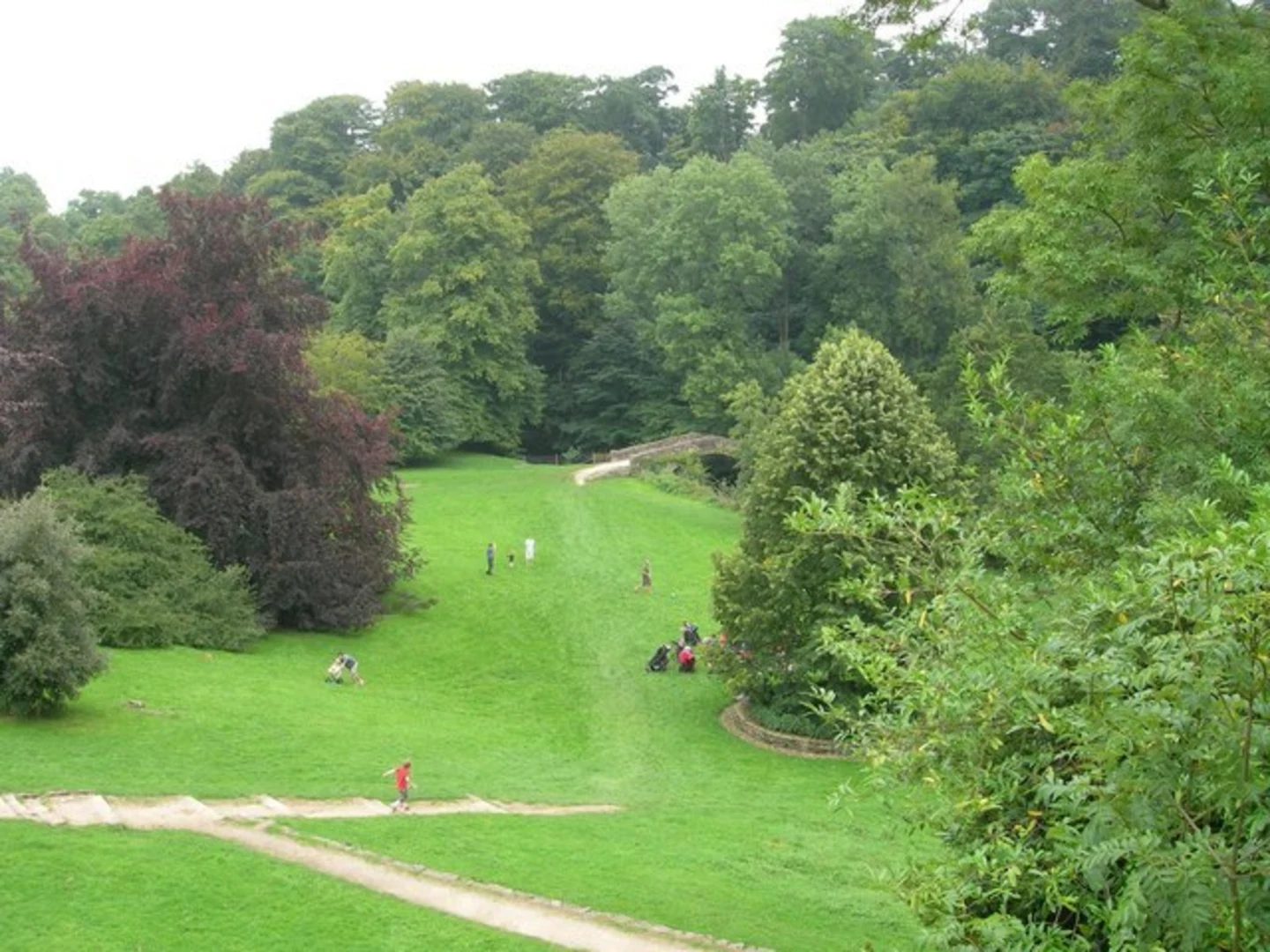 An image depicting the trail Ilam and Manifold Loop via Manifold Trail and its surrounding area.