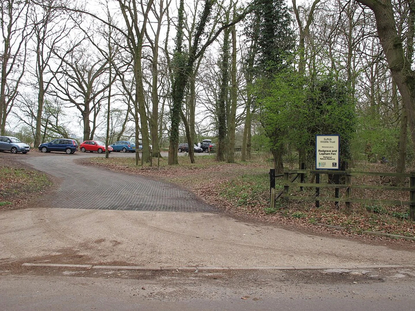 An image depicting the trail Redgrave and Lopham Fen Short Loop and its surrounding area.