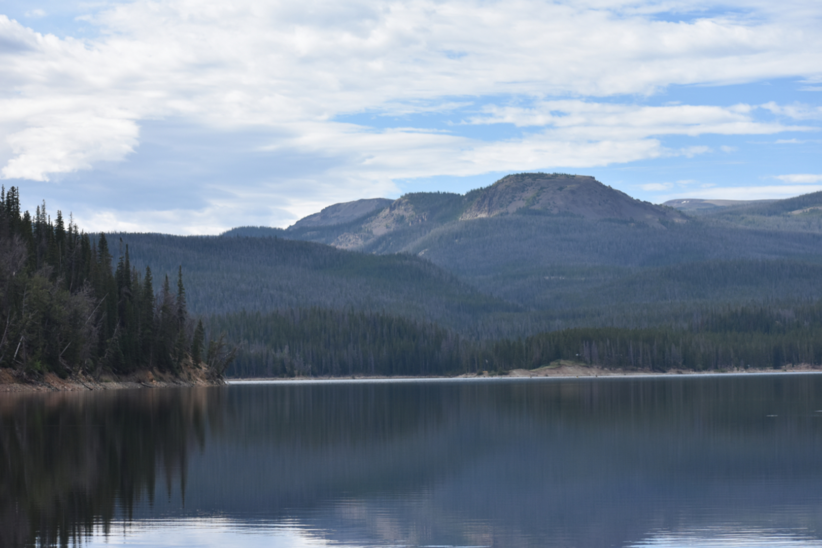 An image depicting the trail Chambers Lake Trail and its surrounding area.