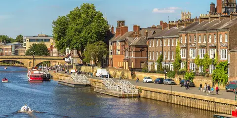 An image depicting the trail Ainsty Bounds Walk and its surrounding area.