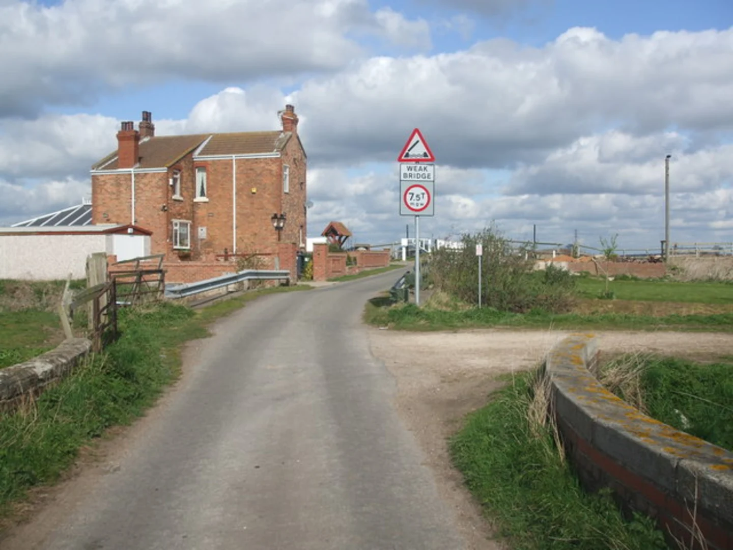 An image depicting the trail Thorne to Gunness Walk and its surrounding area.