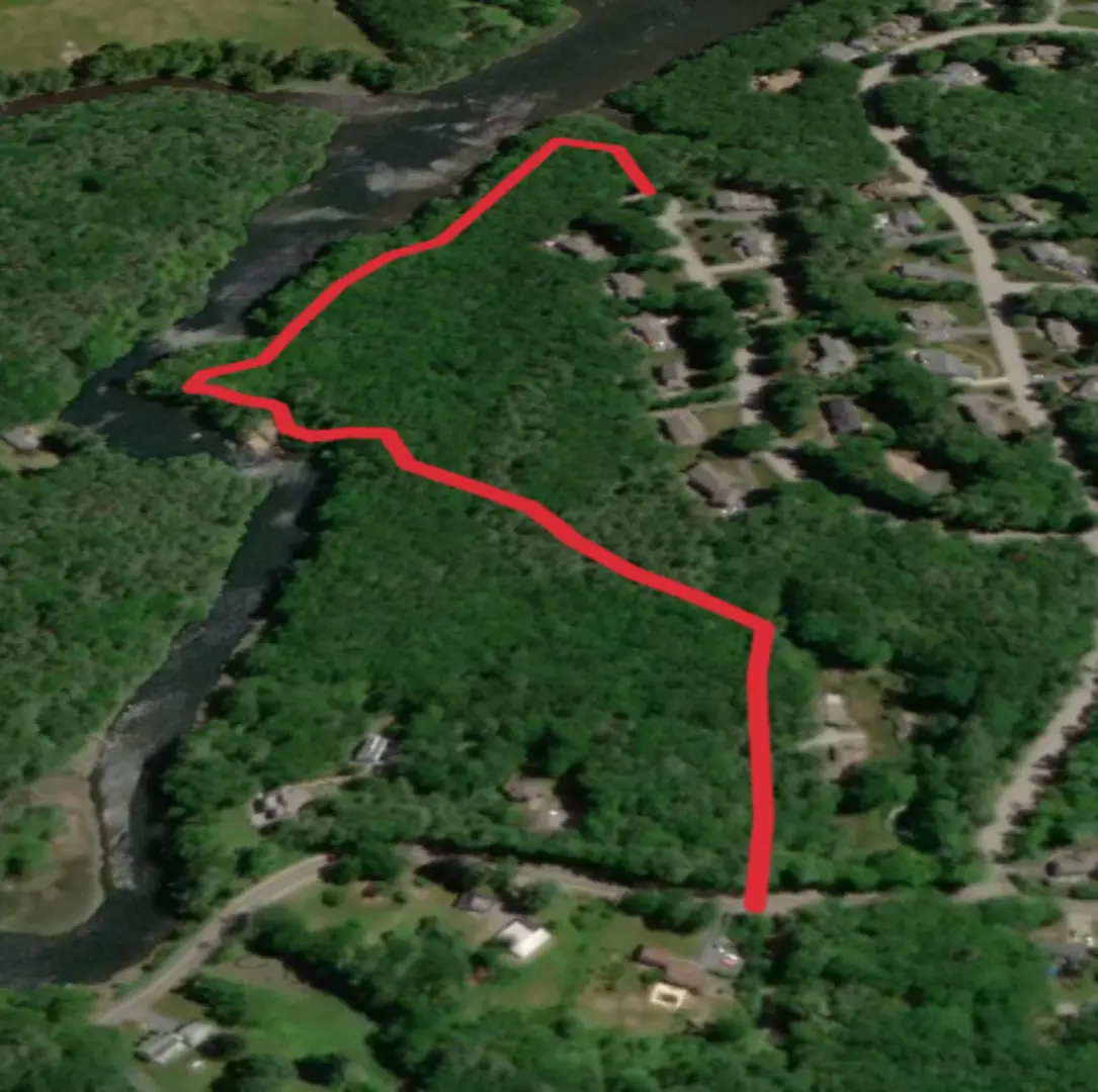 An image depicting the trail Kennebunk River from Old Port Road and its surrounding area.