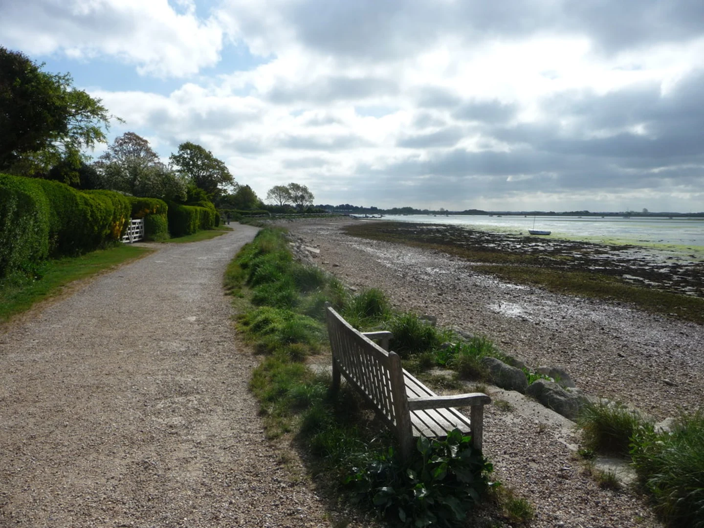 An image depicting the trail Chidham and Nutbourne Marsh Nature Reserve Loop and its surrounding area.
