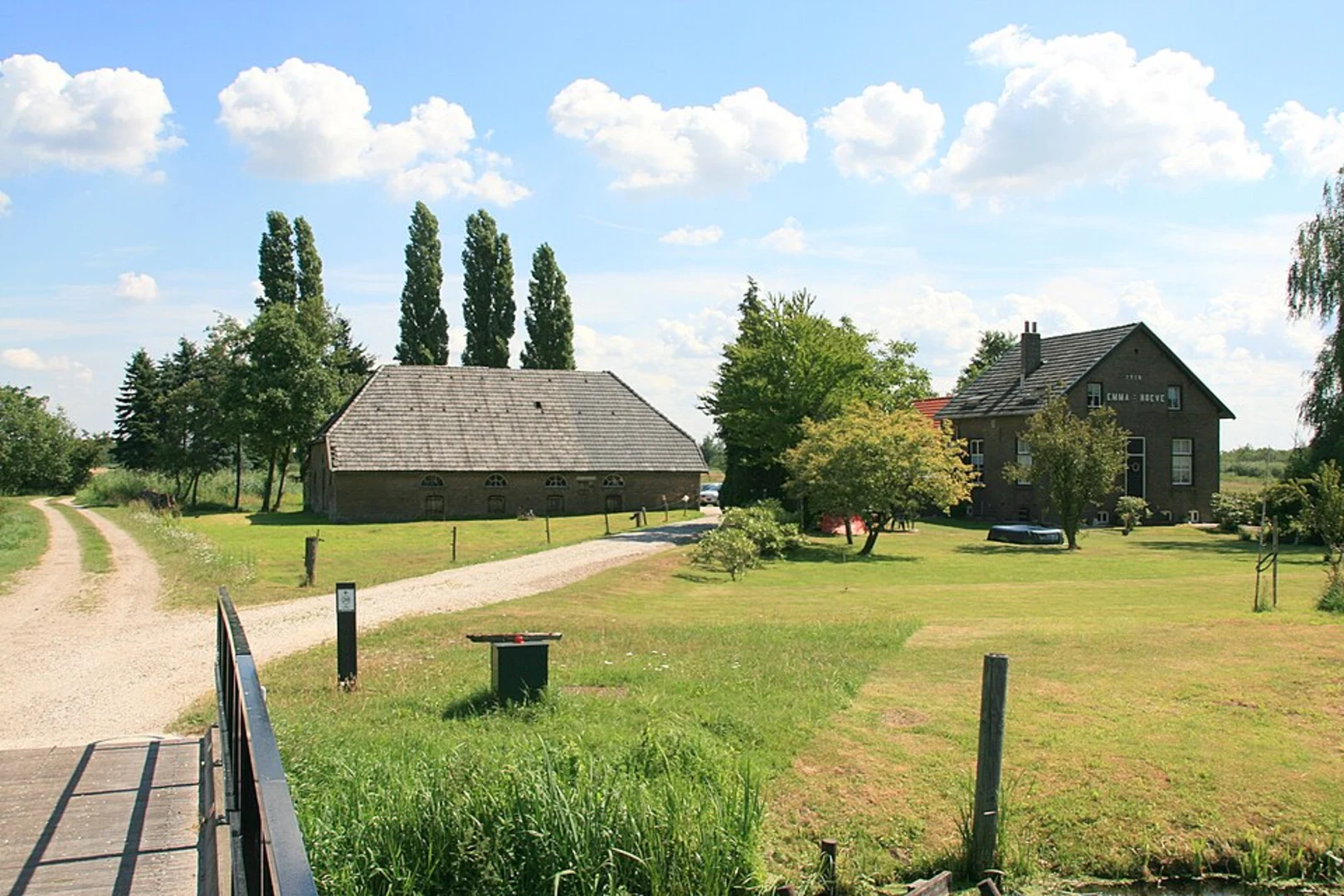 An image depicting the trail Het Markslag and NSG Witte Veen Loop and its surrounding area.