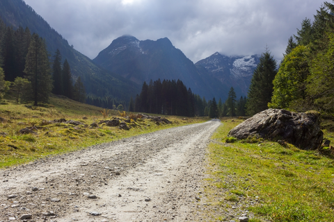 An image depicting the trail Kleinsölk Forest Hike and its surrounding area.