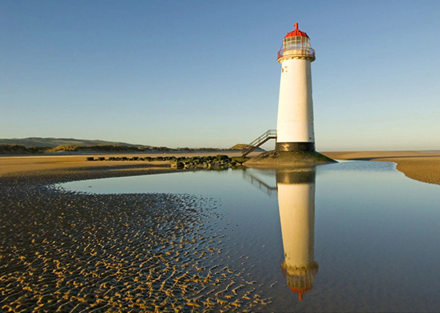 An image depicting the trail Point of Ayr Loop and its surrounding area.