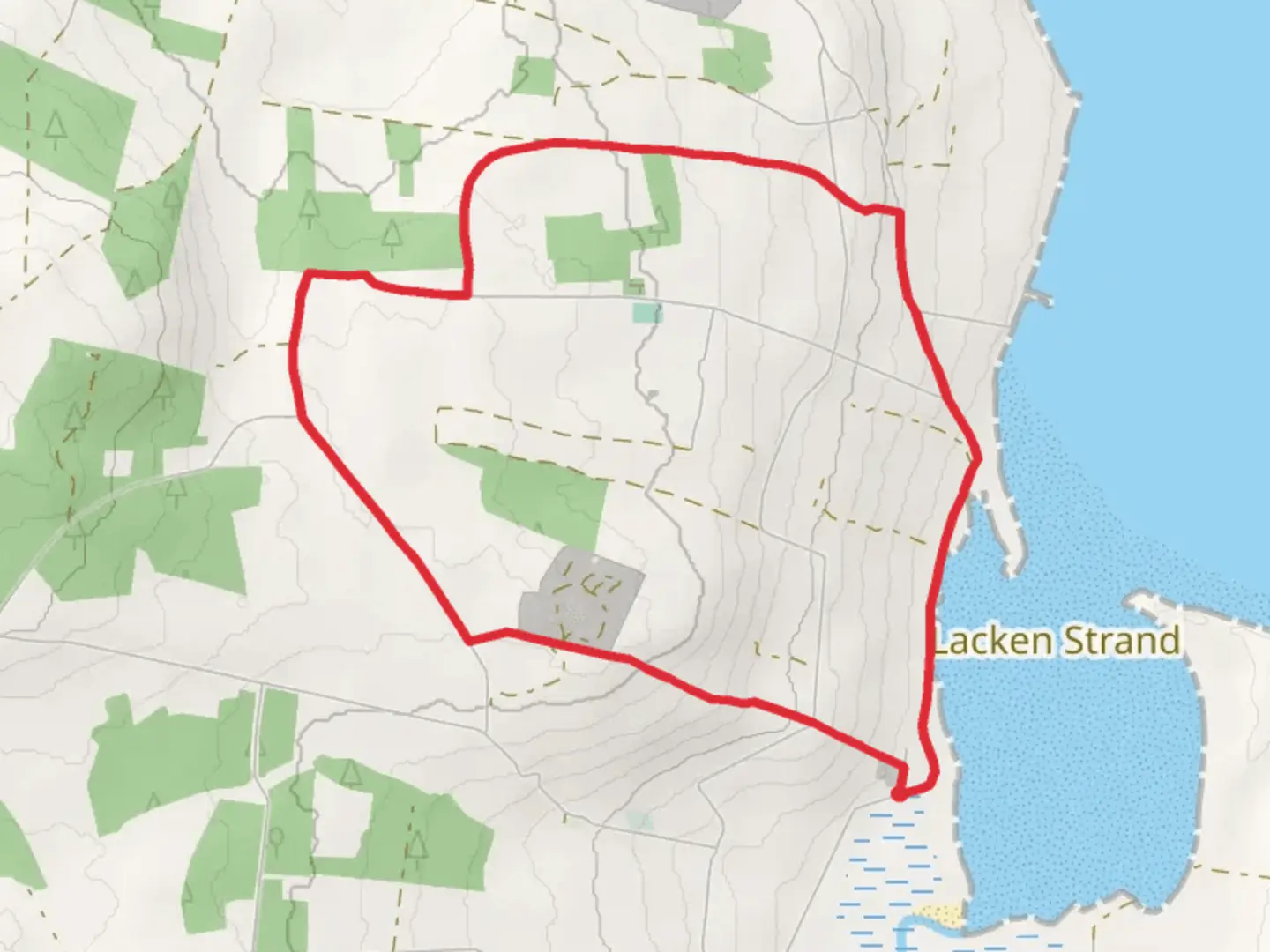 An image depicting the trail Rathlackan Court Tomb Trail and its surrounding area.