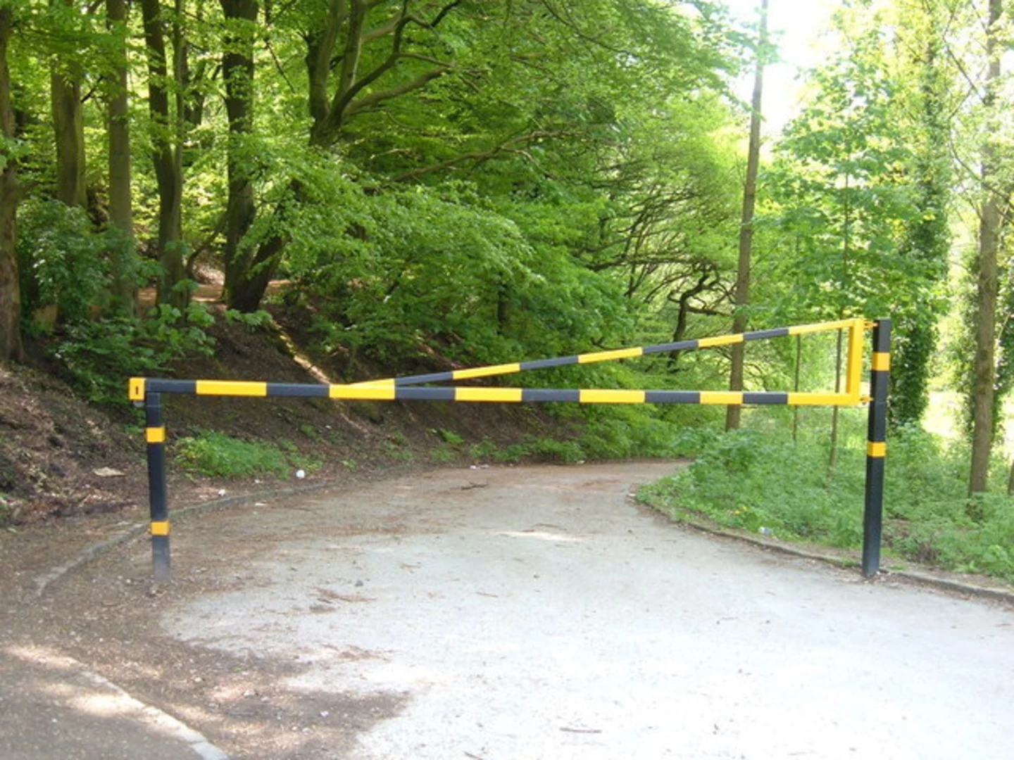 An image depicting the trail Daisy Nook Country Loop and its surrounding area.