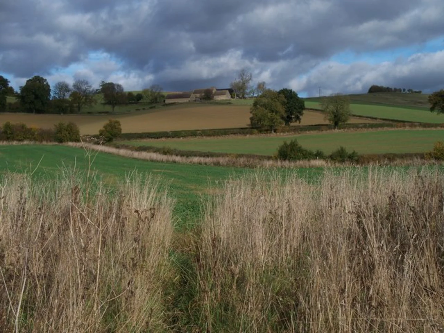 An image depicting the trail Cherrington and Long Compton Circular Walk and its surrounding area.