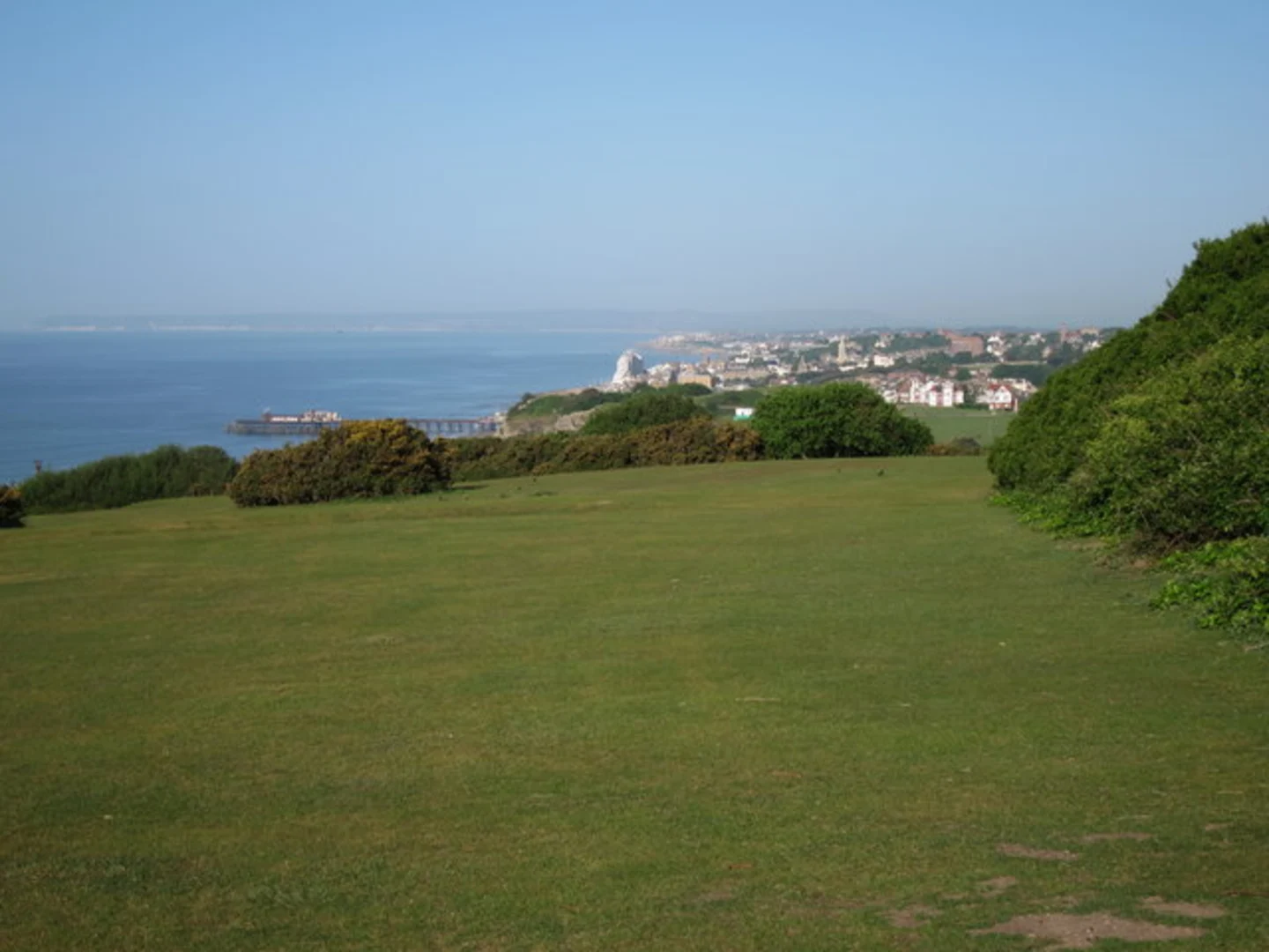 An image depicting the trail Fairlight Glen Naturist Beach, Warren Wood, Glen Wood, Wet Wood Ecclesbourne Glen and East Hill Loop and its surrounding area.