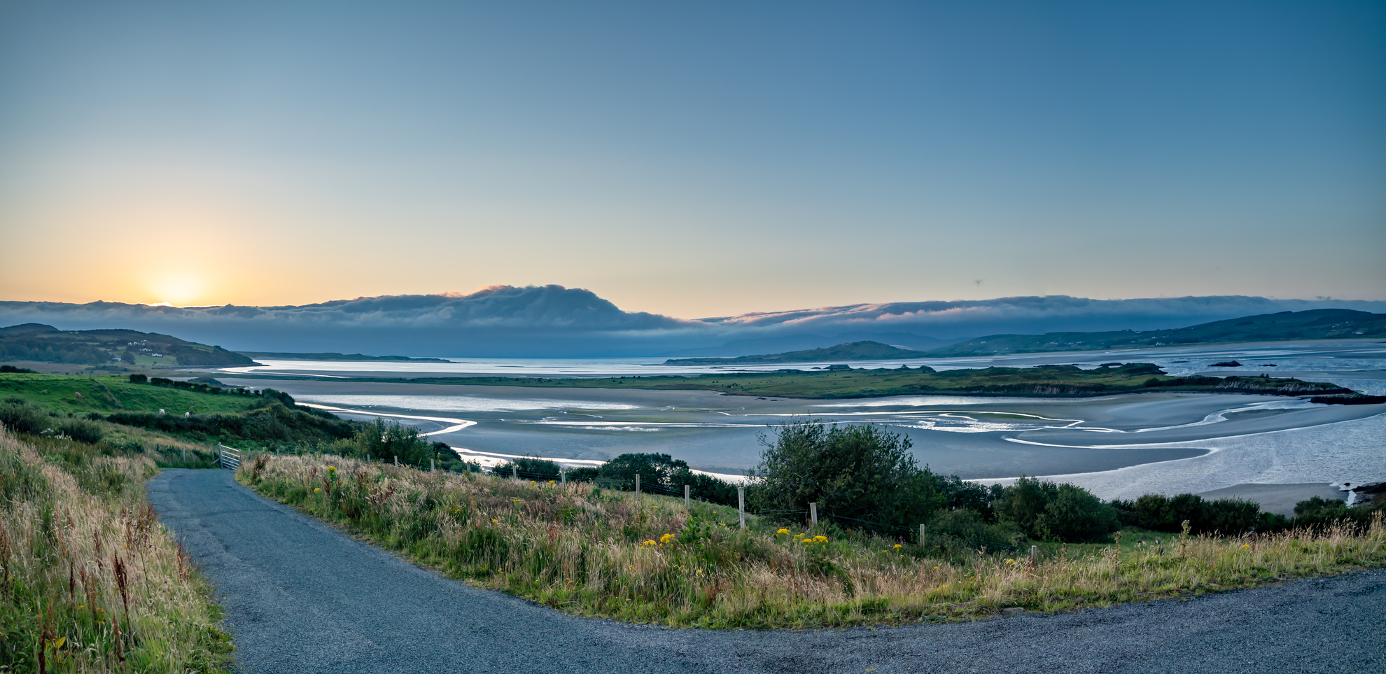 An image depicting the trail Slí Na Finne - Sli Dhun na nGall and its surrounding area.