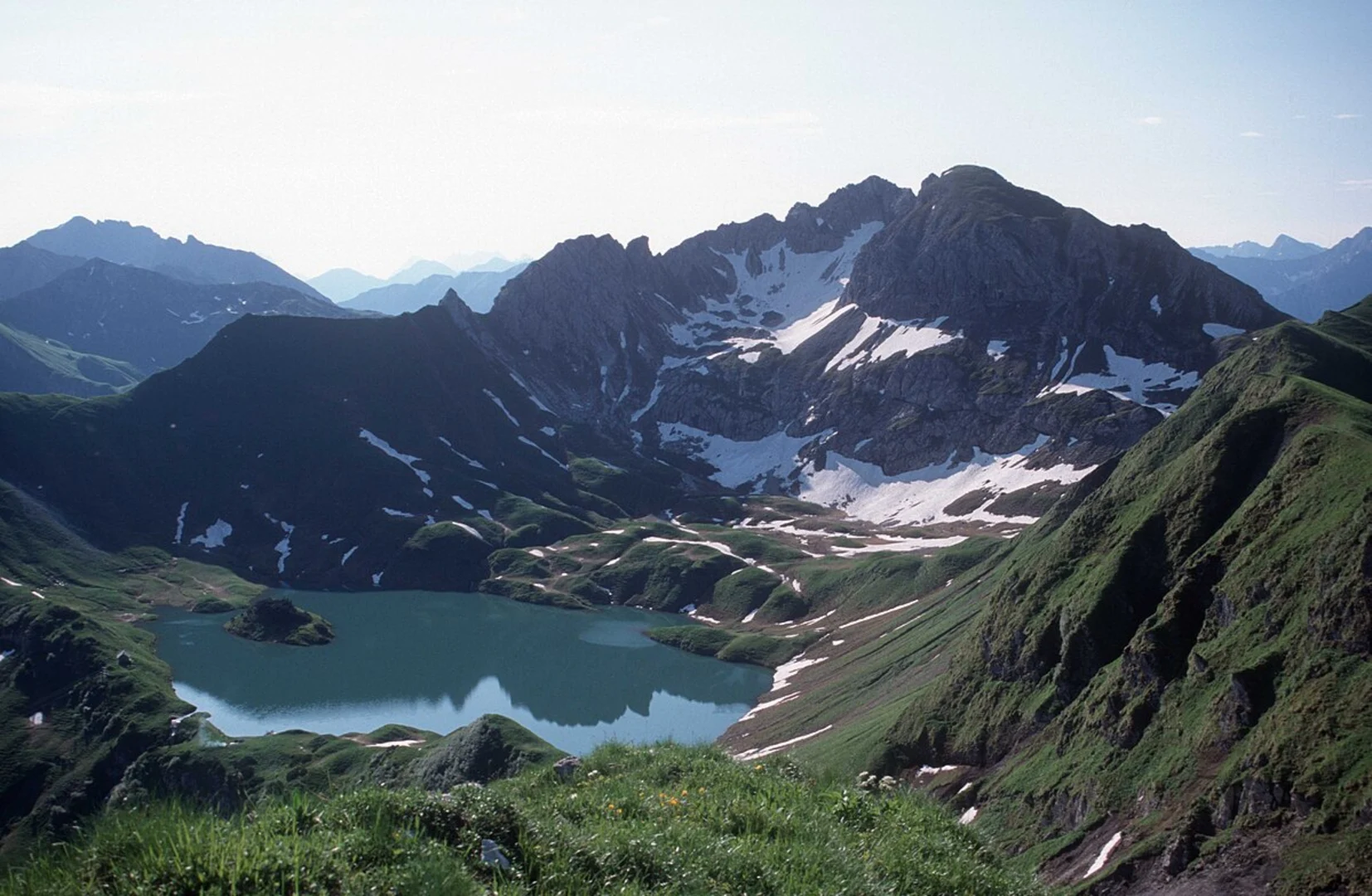 An image depicting the trail Schrecksee Loop from Auele and its surrounding area.