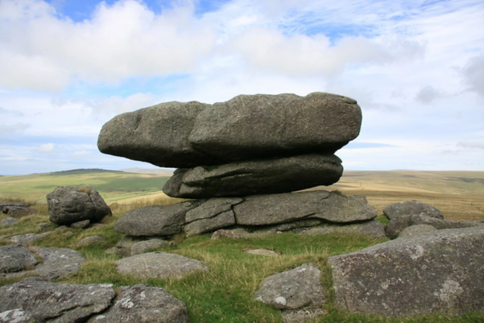 An image depicting the trail Great Nodden and Dunna Goat Tors Loop - Vale Down and its surrounding area.