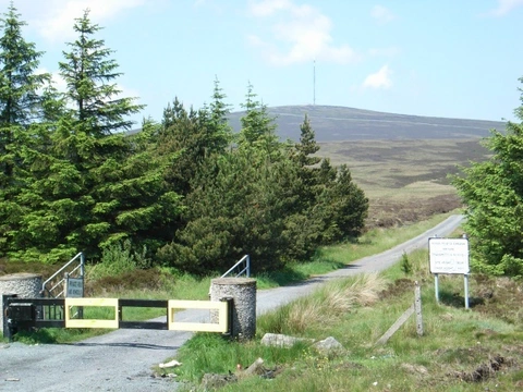 An image depicting the trail Kippure Mountain and its surrounding area.