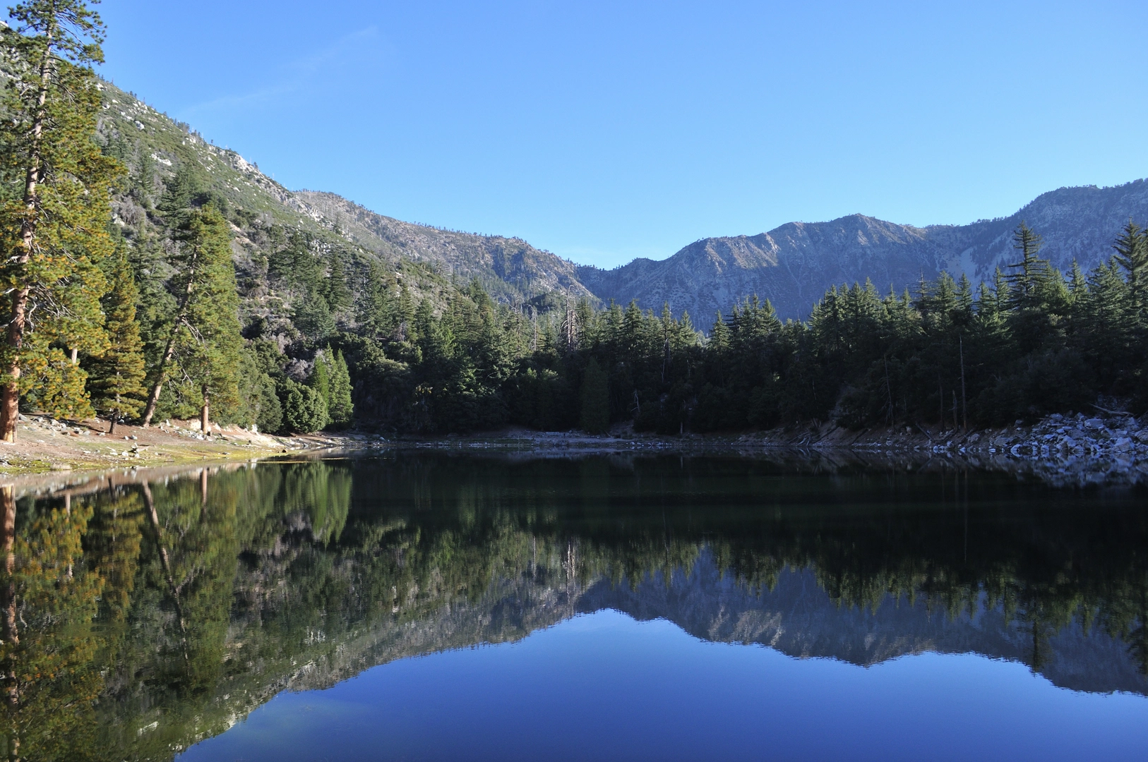 An image depicting the trail Windy Gap and Mount Islip Trail and its surrounding area.