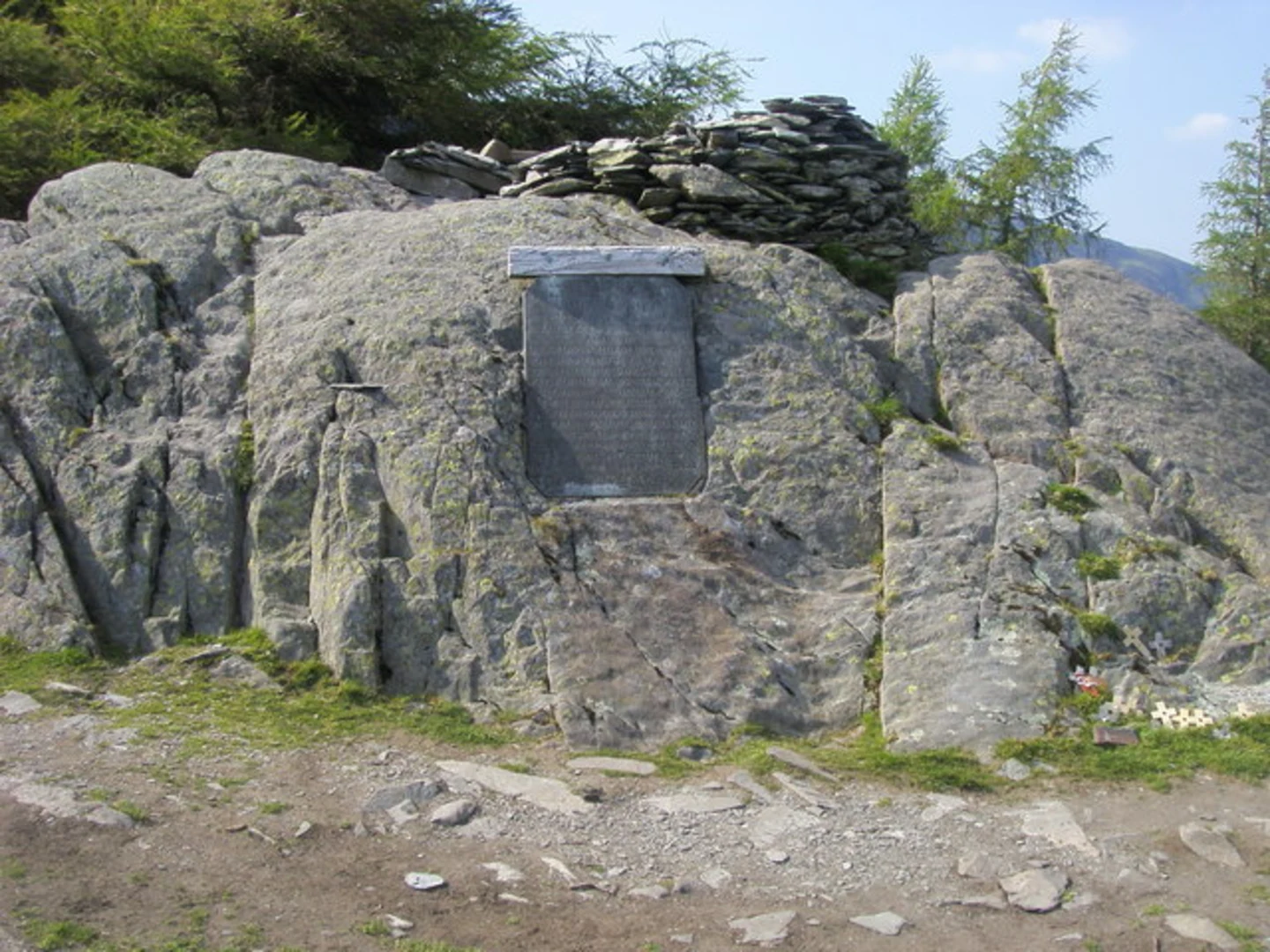 An image depicting the trail Seatoller Loop via Castle Crag and High Hows Wood and its surrounding area.