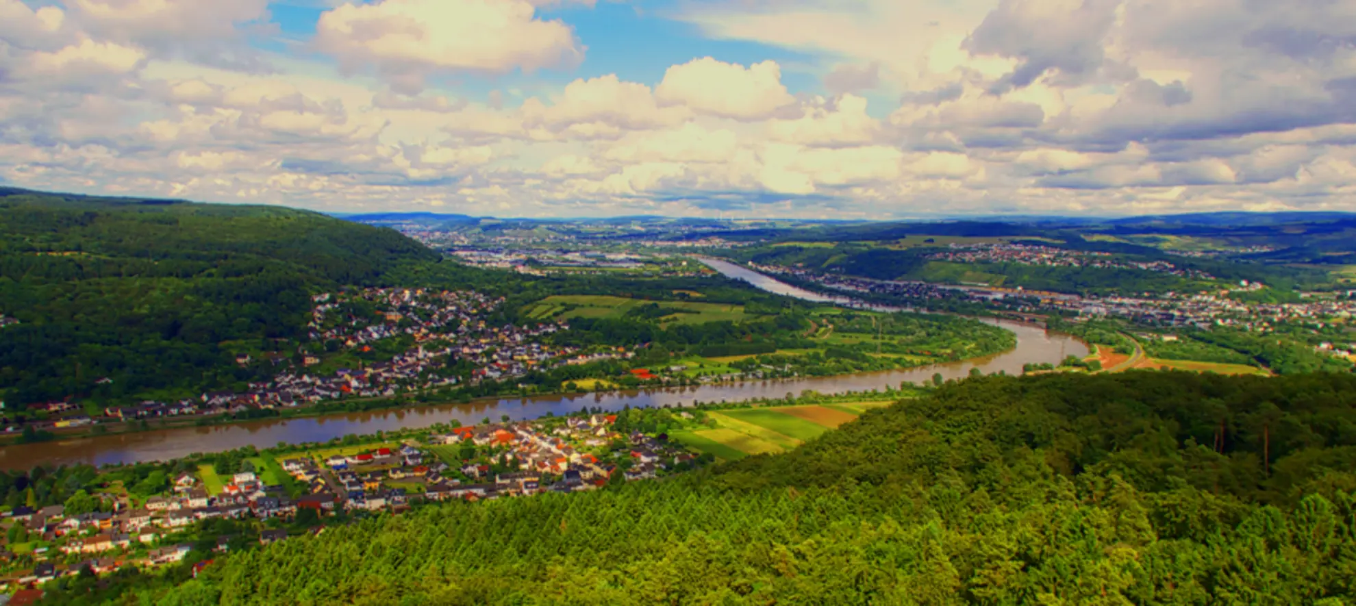 An image depicting the trail Granahoehe and Roemerstrasse via Orchideenpfad and its surrounding area.