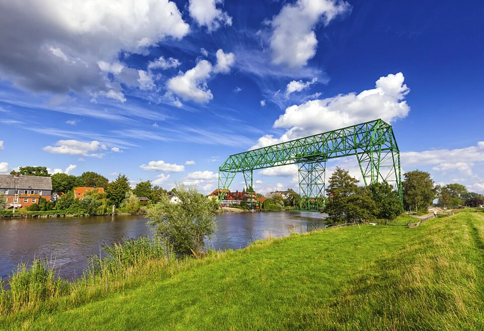 An image depicting the trail Unterburg Rundweg and Erlebnisweg Wupper Loop and its surrounding area.