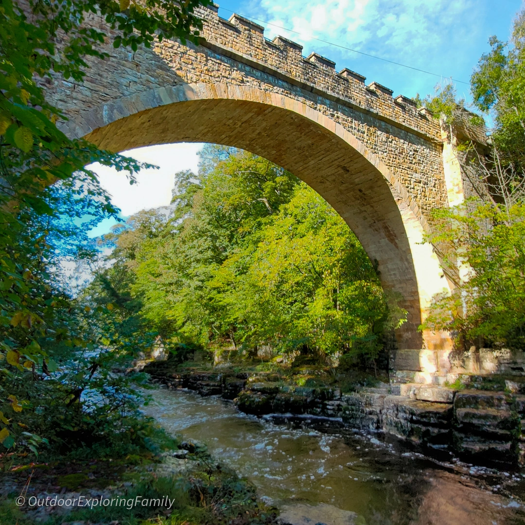 An image depicting the trail Barnard Castle to Abbey Bridge Loop and its surrounding area.