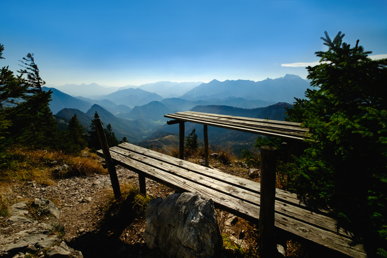 An image depicting the trail Kremsmauer Mountain Hike and its surrounding area.